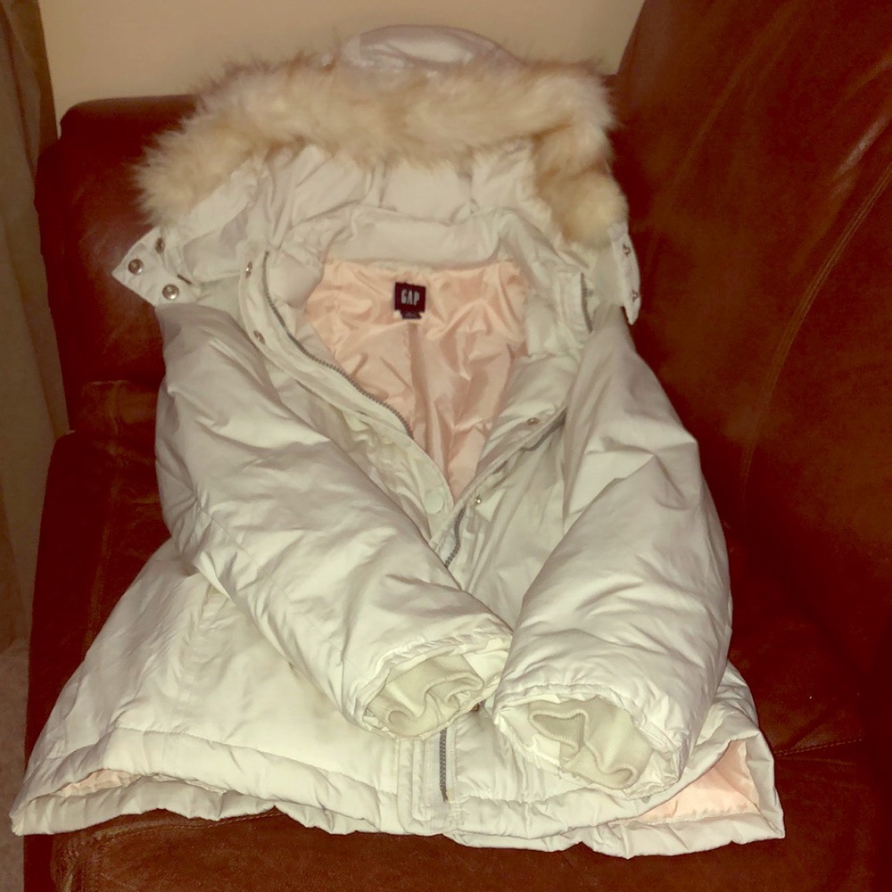 GAP WHITE DOWN COAT